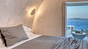 Traditional House, Jetted Tub, Sea View | 2 bedrooms, in-room safe, iron/ironing board, free WiFi