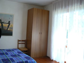 Apartment, 2 Bedrooms (VF) | 2 bedrooms, cribs/infant beds, WiFi, bed sheets