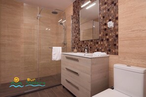 Standard Villa, 5 Bedrooms, Private Pool, Sea View | Bathroom