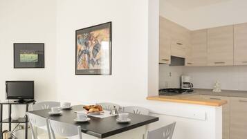 Apartemen, 2 kamar tidur (I) | Makan di kamar
