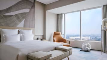 Minibar, in-room safe, individually decorated, individually furnished