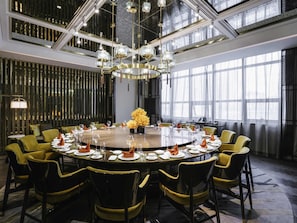 3 restaurants, breakfast, lunch served; local and international cuisine