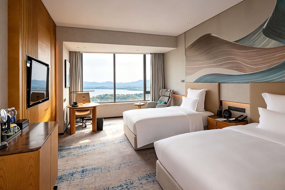 Minibar, in-room safe, desk, blackout drapes