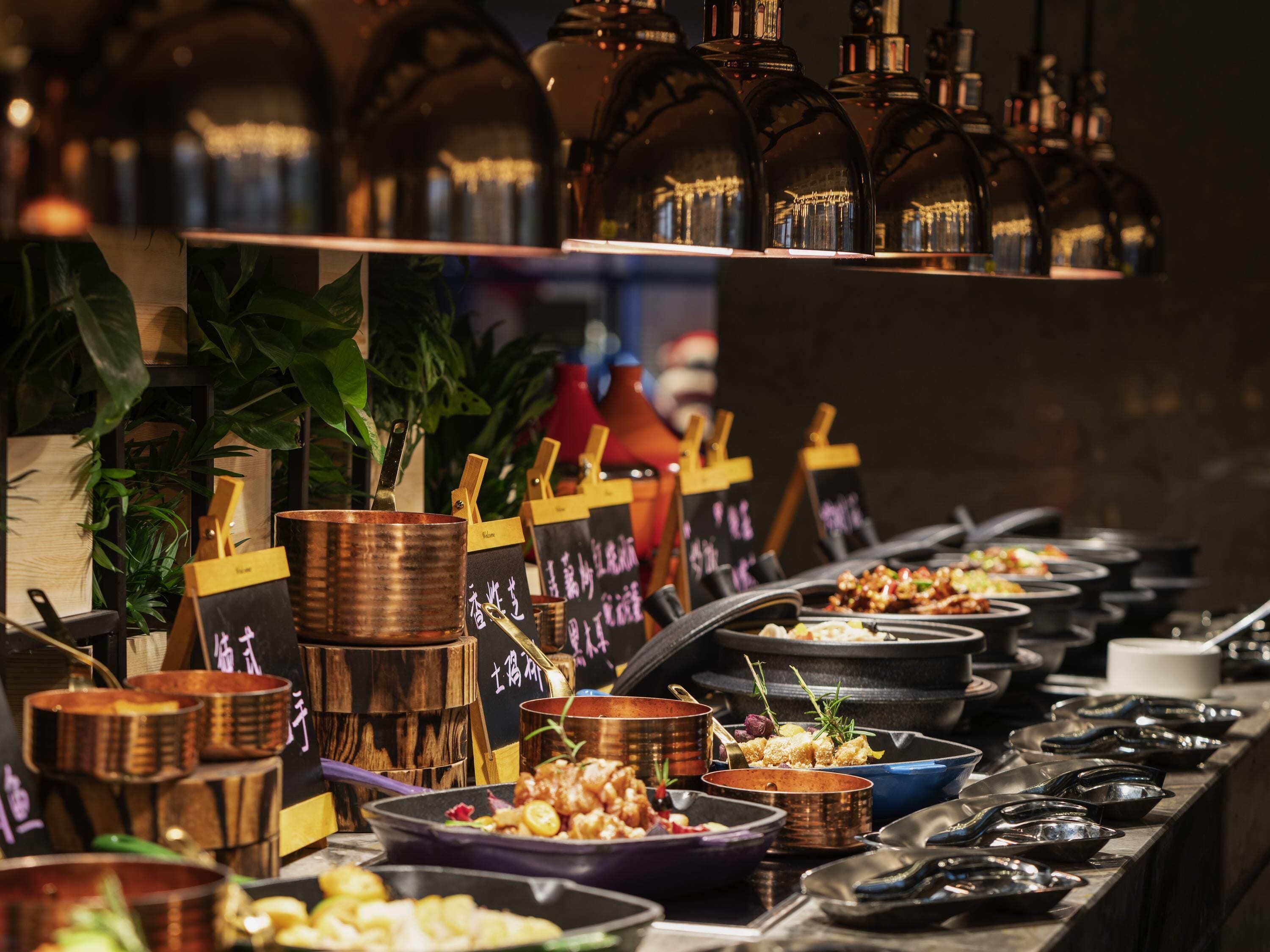 3 restaurants, breakfast, lunch served; local and international cuisine