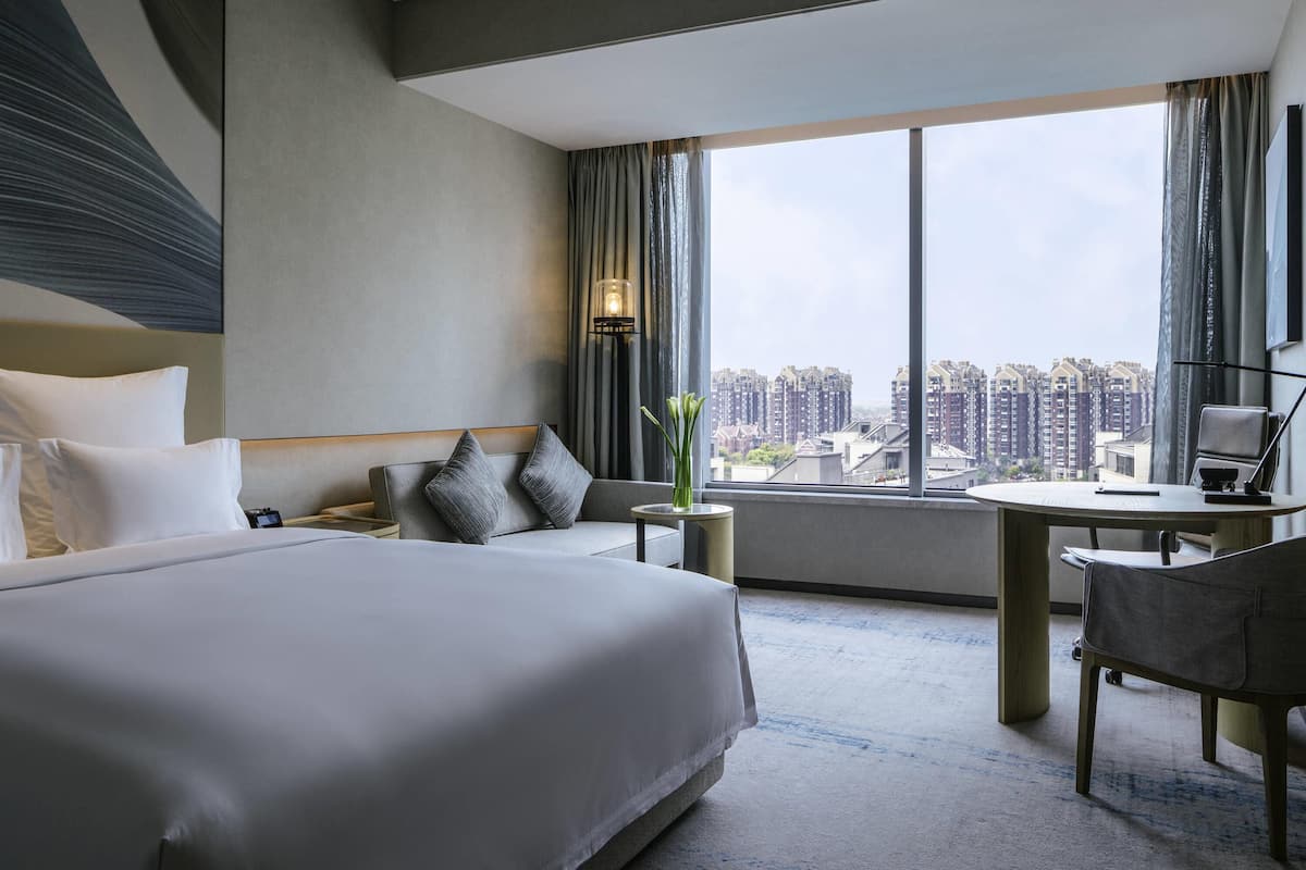 1 bedroom, minibar, in-room safe, individually decorated