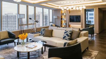 Minibar, in-room safe, individually decorated, individually furnished