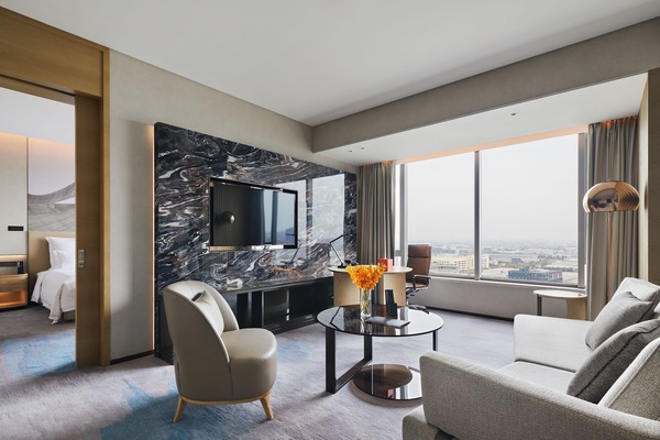 Deluxe Suite, 1 King Bed, Club Lounge Access | Living area | LCD TV