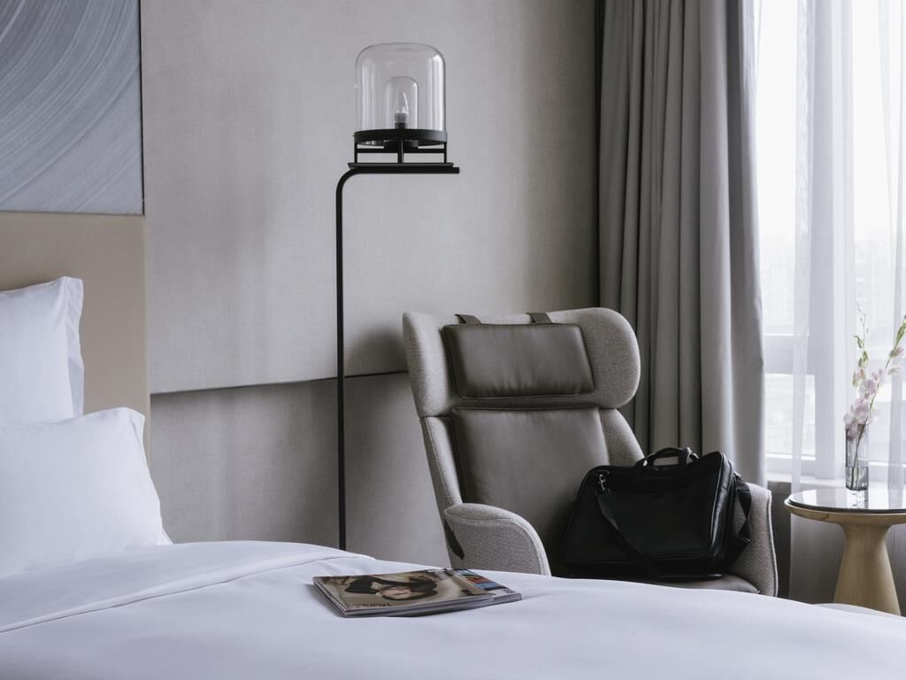 Deluxe Suite, 1 King Bed, Club Lounge Access | Minibar, in-room safe, individually decorated, individually furnished