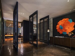 3 restaurants; breakfast, lunch, and dinner served - Pullman Shanghai Qingpu Excellence (Shanghai)