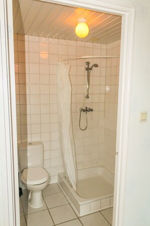 Bathroom - Pension Blankebil 2 (Zandvoort)
