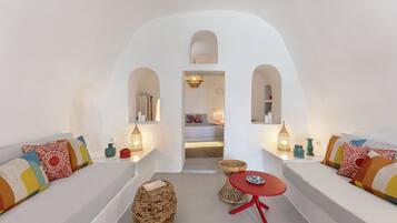 Traditional Villa | Ruang tamu | 30 inci televisyen skrin rata dengan satelit, TV, pemain DVD