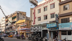 Unclassified image, 4 of 21, button - Capital O 18946 Admire Suit Hospitality (Chennai)