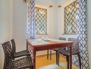 Double or Twin Room | In-room dining