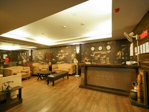 ฝ่ายต้อนรับ