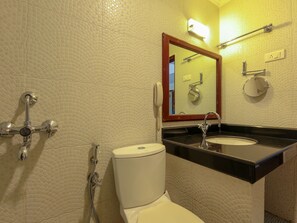 Double or Twin Room | Bathroom | Free toiletries, towels