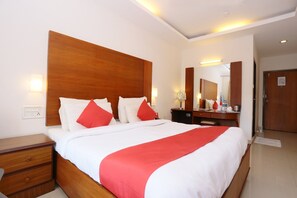 Standard Double Room | Bed sheets - Capital O 19742 Hotel Dona Castle (Kollam)