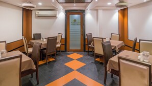 Unclassified image, 3 of 50, button - OYO Flagship 18252 Supreme Hotel Cuffe Parade (Mumbai)