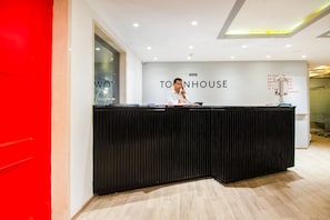 Reception - OYO Flagship 18252 Supreme Hotel Cuffe Parade (Mumbai)