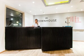 Reception - OYO Flagship 18252 Supreme Hotel Cuffe Parade (Mumbai)