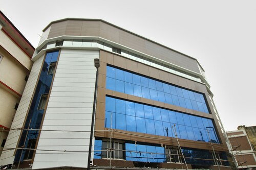 OYO 19910 Hotel Sapphire Paradise