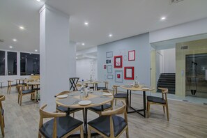Dining - OYO Townhouse 038 Banaswadi 100Ft Road (Bengaluru)