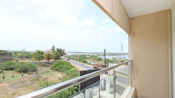 Double or Twin Room, 1 King Bed | Balcony