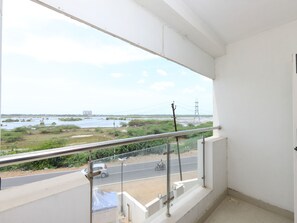 Habitación con 1 cama doble o 2 individuales, 1 cama de matrimonio grande | Balcón