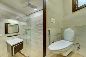 Double or Twin Room | Bathroom | Free toiletries, towels - OYO 5482 Melody Park (Nagercoil)