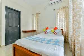 Bed sheets - OYO 18602 Home Spacious Stay Near Lulu Mall (Kanayannur)