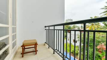 Double or Twin Room | Balcony