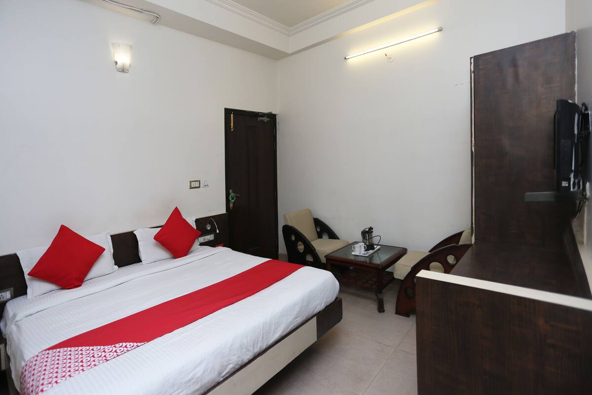 Double or Twin Room | Desk, soundproofing, WiFi (free)