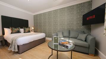 Superior Double Room, Courtyard Area | Free WiFi, bed sheets