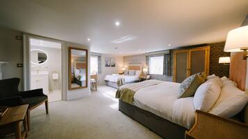 Deluxe Double Room | Free WiFi, bed sheets