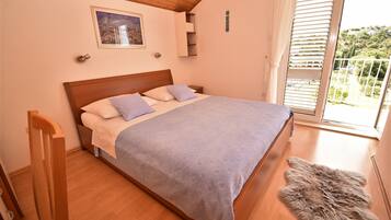 Appartement, 2 chambres, terrasse, vue jardin | Wi-Fi gratuit, draps fournis
