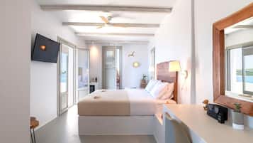 360 Double Suite with Sea View and Jetted Tub | 1 camera, una cassaforte in camera, con stile personalizzato