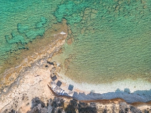 On the beach - Paros Comfy Suites (Paros)