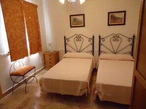 Cots/infant beds, free WiFi, bed sheets