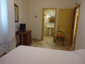 Cunas, wifi gratis y ropa de cama 