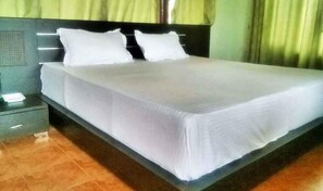 Habitación Deluxe, 1 cama matrimonial, para no fumadores | Escritorio y wifi gratis 