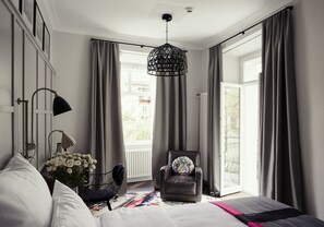 Deluxe Double Room, Balcony | Hypo-allergenic bedding, in-room safe, desk, blackout drapes