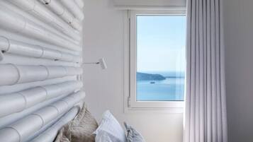 Luxury Villa, Hot Tub | 2 bedrooms, premium bedding, soundproofing, iron/ironing board