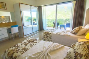 2 habitaciones, escritorio, tabla de planchar con plancha y wifi gratis 