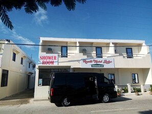 Exterior - Razote Travel Lodge (Alaminos)