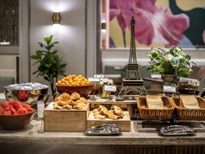 Déjeuner, dîner et souper servis sur place
