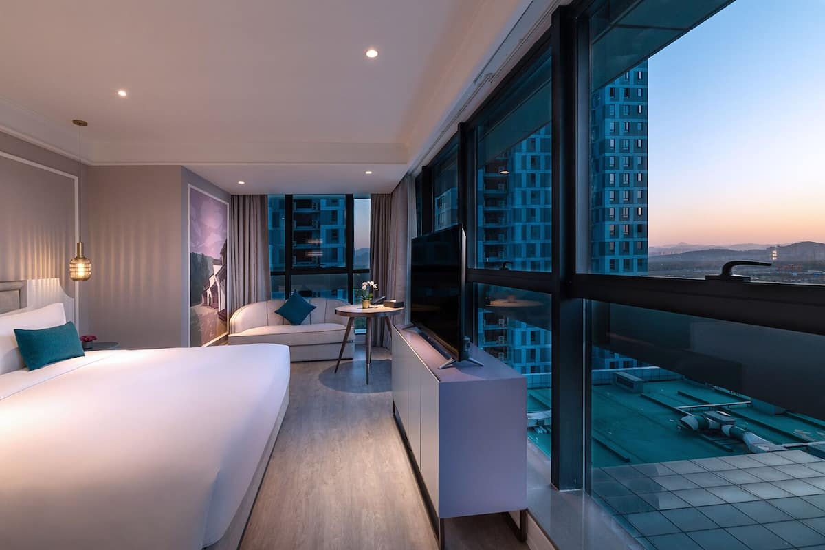 Minibar, in-room safe, desk, blackout drapes