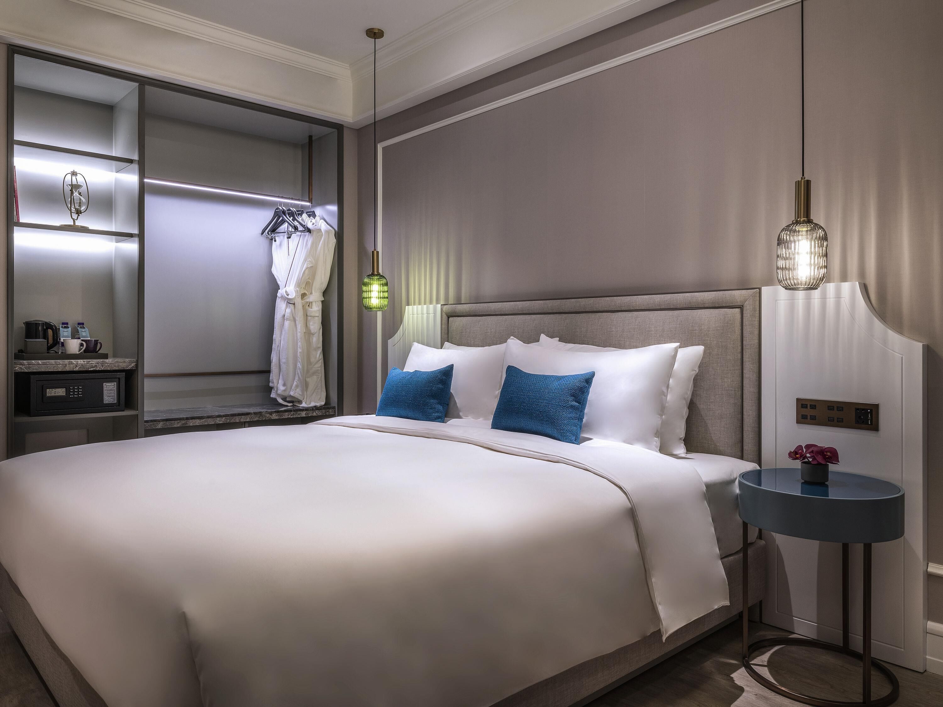 Superior Room, 1 King Bed | Minibar, in-room safe, desk, blackout drapes