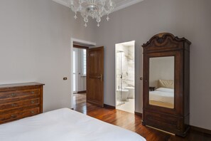 4 makuuhuonetta, silitysrauta/-lauta, internet, vuodevaatteet