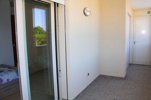 Apartment, 2 Schlafzimmer, Balkon | Balkon