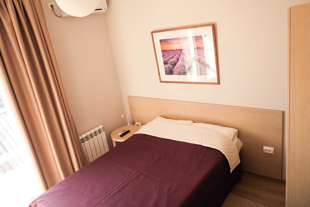 Double Room, Balcony | Iron/ironing board, free WiFi, bed sheets