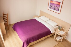 Family Room, Balcony | Iron/ironing board, free WiFi, bed sheets